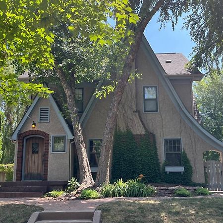 Historic Twin Tudors Inn At Mc Kennan Park Kp1404 Sioux Falls Eksteriør billede